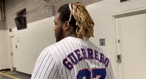 Vladimir Guerrero Jr. rocks dad's Expos jersey ahead of Blue Jays debut ...