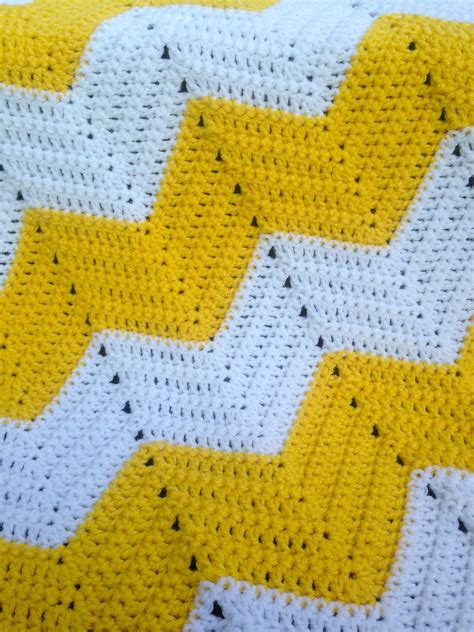 Chevron Baby Blanket Crochet Pattern with Wide Stripes