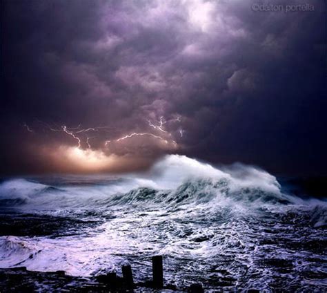 Magnificent Photos of Ocean Storm by Dalton Portella – Design Swan