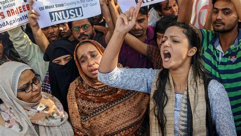 Najeeb Ahmed missing case: JNU students protest at CBI headquarters | Latest News Delhi ...