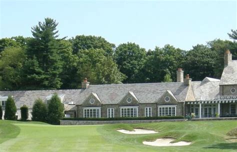 Round Hill Club in Greenwich, Connecticut, USA | GolfPass