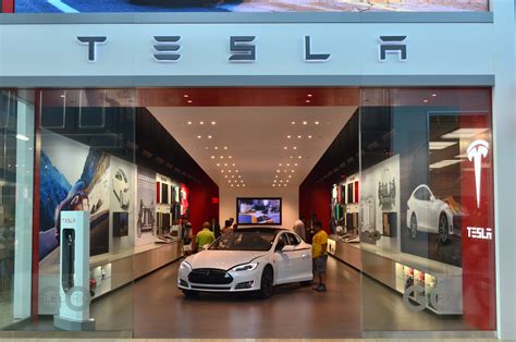 Tesla Stores: What Are They and How Are They Different Than Dealerships? - The News Wheel