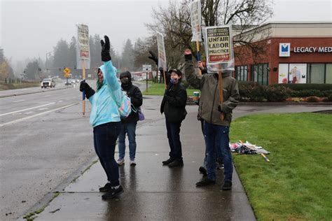 Holiday Strike at Fred Meyer Ends after One Day – The Canby Current