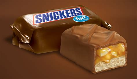 Facts About SNICKERS® | Candy bar history and contact