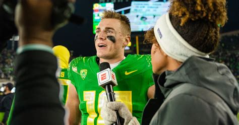 Oregon quarterback Bo Nix talks injured ankle, updates health status