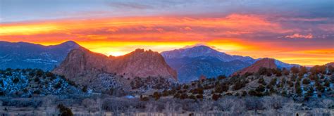 Sunset at Garden of the Gods with Pikes Peak in the background, Colorado Springs, CO. | Pikes ...