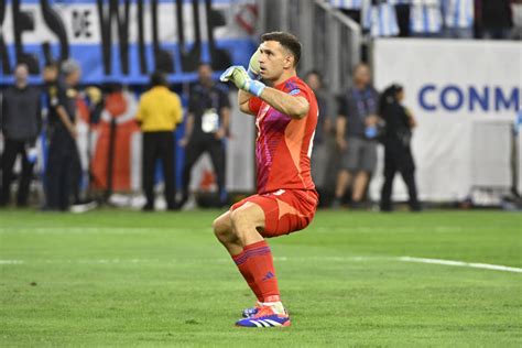 Emiliano Martínez saves Argentina after Lionel Messi misses penalty ...