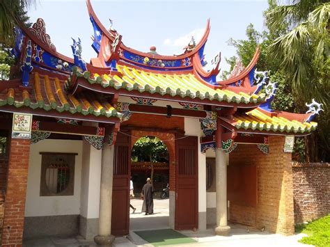 LIU Global Comparative Religion & Cultures 2012: Confucius Temple