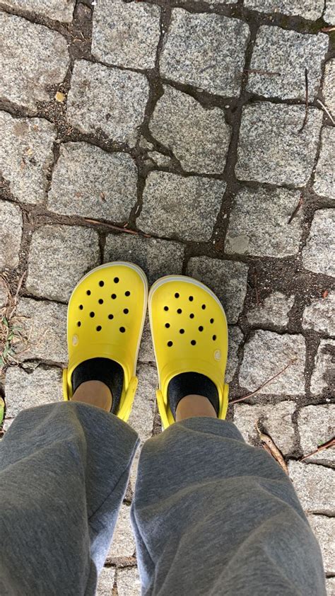 Crocs fashion | Ботинки crocs, Летние модные тенденции, Белые кроссовки ...