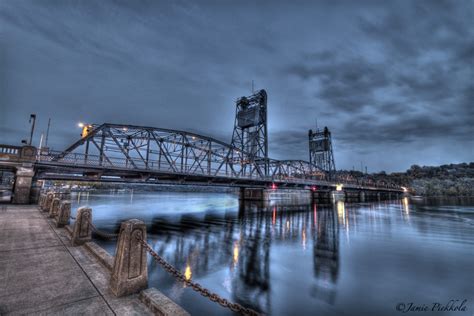 Historic Lift Bridge - Stillwater, MN | HDR creme