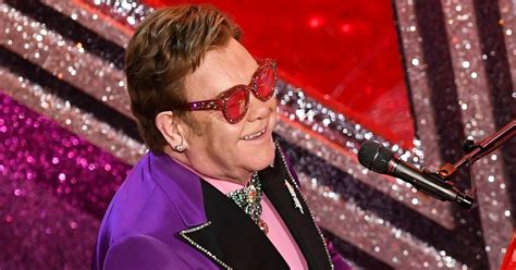 Oscars 2020: Elton John Sings 'Love Me Again' at Academy Awards