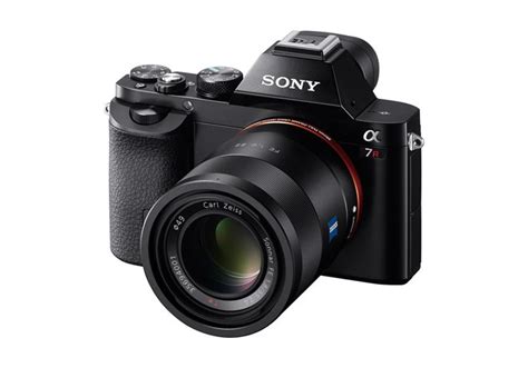 Sony's New Mirrorless Cameras Are the First to Get Full-Frame Sensors ...