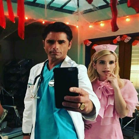 John Stamos subió selfie con la hermosa Emma Roberts (Chanel Oberlin ...