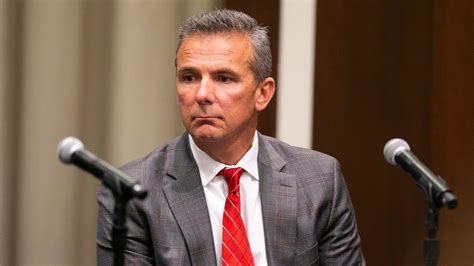 Urban Meyer denies deleting text messages, disputes Ohio State report