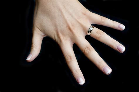 Free Stock Photo 5184 ladies wedding rings | freeimageslive