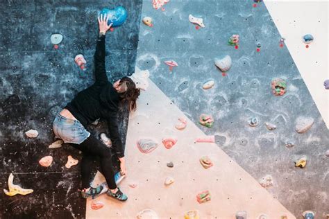 What is bouldering? | boulderbrighton.com