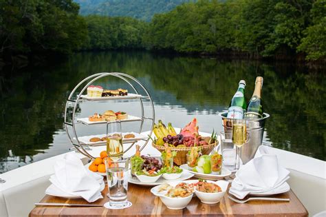 Wine Tasting on a Boat: 4 Tips to Enjoy Yourself | Boatsetter Blog