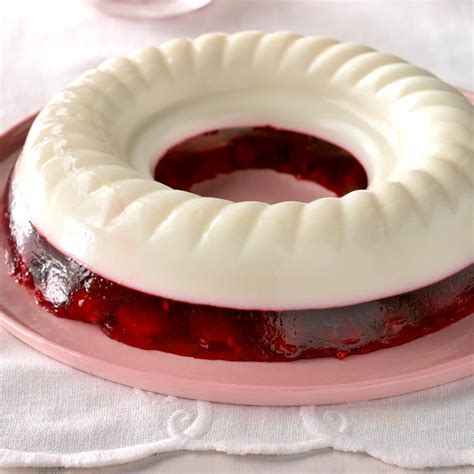 Snowy Raspberry Gelatin Mold Recipe: How to Make It