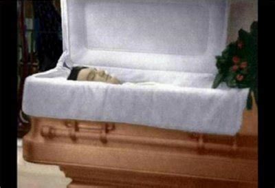 The picture photo of the death Elvis Presley in coffin