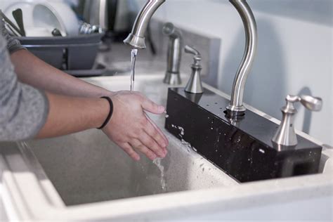 Smart faucet could help save water | Stanford News