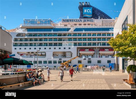 The large Norwegian Cruise Line ship Norwegian Jewel in port at Seattle ...