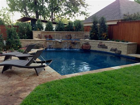 Highland Park - Modern - Pool - Dallas - by Pools of Living Water, LLC | Houzz