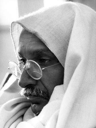 'Gandhi, Ben Kingsley, (As Gandhi), 1982' Photo | AllPosters.com