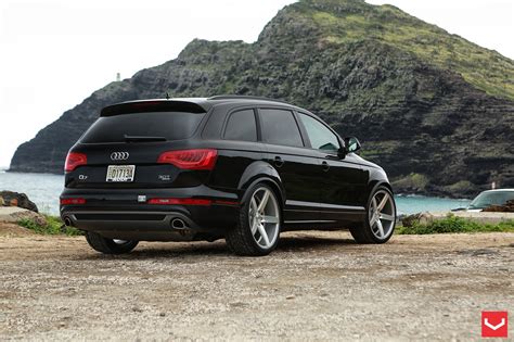 A Touch of Style on Audi Q7 with Custom Accessories — CARiD.com Gallery