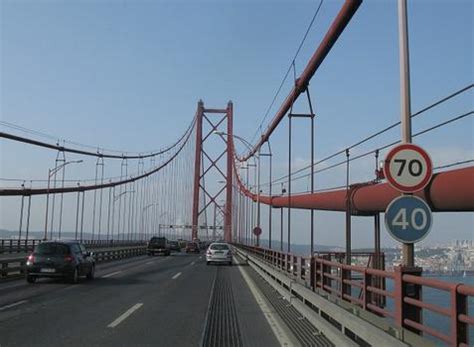 Tagus River Bridge (Lisbon, 1966) | Structurae