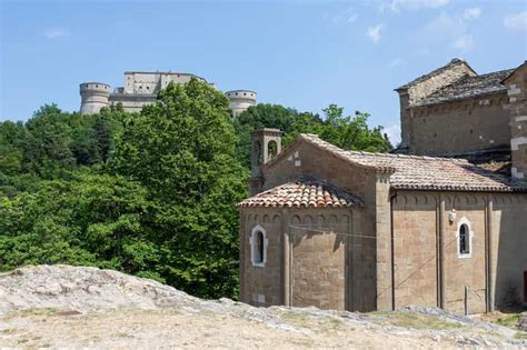 San Leo: Fortress and Archaeological Museum Verucchio Ticket | GetYourGuide