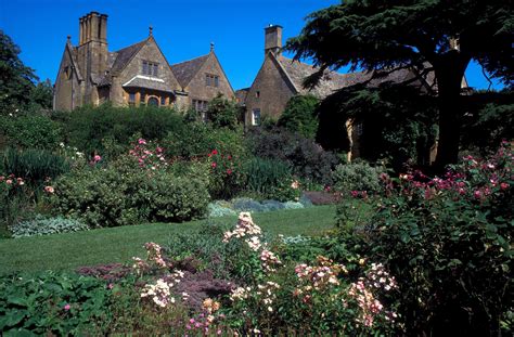 10 Best English Gardens to Visit