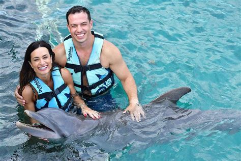 Discover Dolphin Swim Packages in Cancun!