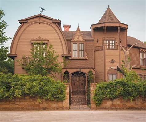 Munster Mansion Recreated in Waxahachie Offers Adventures | Lifestyle & Entertainment ...