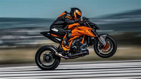 Here’s How Much You’ll Have To Pay For The 2024 KTM 1390 Super Duke R Evo