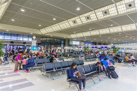 Inside of Narita Airport Terminal 2 Editorial Photo - Image of ceiling ...