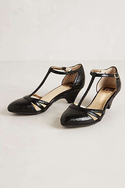 Pretty Shoes, Cute Shoes, Me Too Shoes, Low Heels, Black Heels, 1920s Shoes, Swing Dance Shoes ...