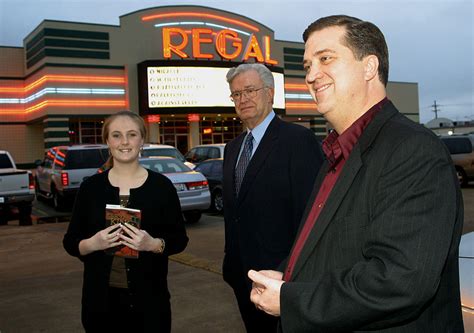 Regal Cinemas To Re-Open In April