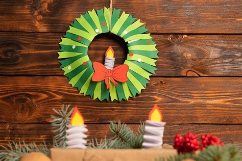 DIY Christmas Wreath Craft for Kids: Make an Easy Holiday Wreath Out of Construction Paper ...