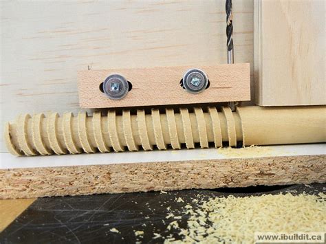 Cutting Wooden Threads - IBUILDIT.CA