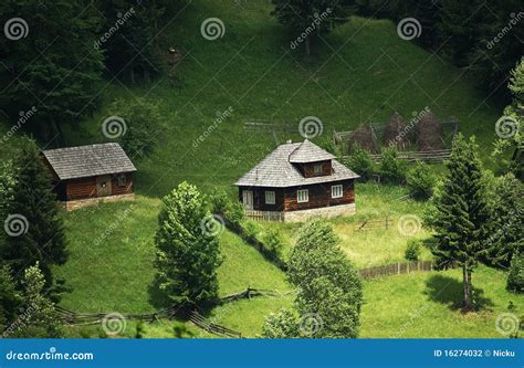 Traditional mountain house stock photo. Image of green - 16274032