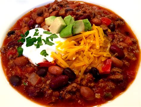 Complementing Chili Beans: 26 Side Dishes and Toppings That Make the Perfect Pairings