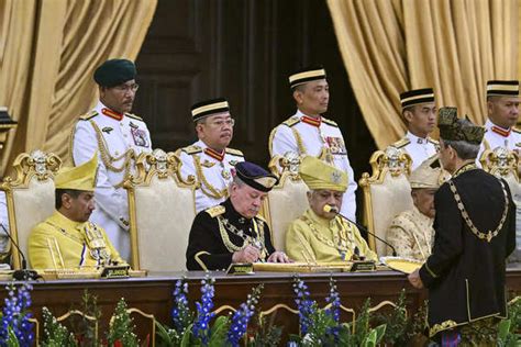 Billionaire Sultan Ibrahim Sworn in as Malaysia's 17th King - Sultan Ibrahim Iskandar | World ...