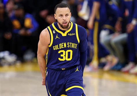 Steph Curry Pays Tribute to His Daughters With New Pink Sneakers – Footwear News