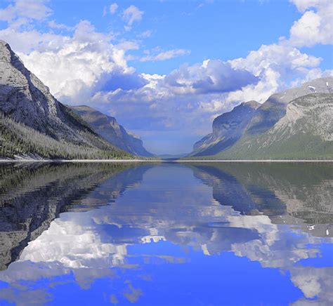 Best Lake Minnewanka Stock Photos, Pictures & Royalty-Free Images - iStock