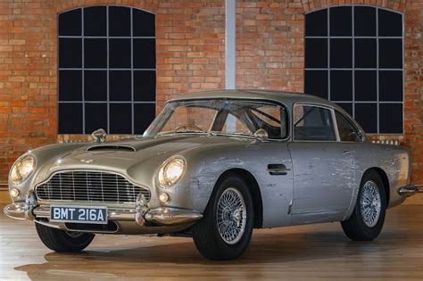 実際にカースタントで使用 「007 ノー・タイム・トゥ・ダイ」のために用意されたアストンマーティン「DB5」がオークションに（1/2 ページ） - ねとらぼ