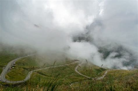 Discover Transfagarasan through 30 stunning photos | Universe Stars