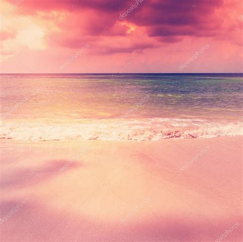 Pictures: beach sunset pink | Beautiful beach at sunset pink color ...