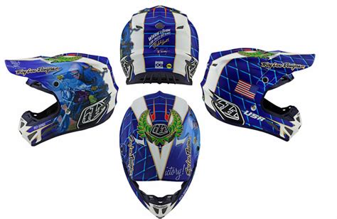 Troy Lee Designs SE4 Composite Helmet Featuring Malcolm Smith - Cycle News