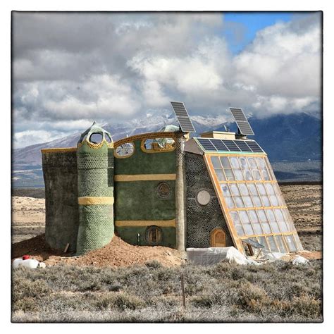 Earthships — The Ultimate Green Homes | Earthship, Sustainable house ...