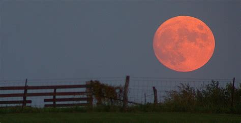 Spectacular Full Harvest Moon With Total Lunar Eclipse Sept 27